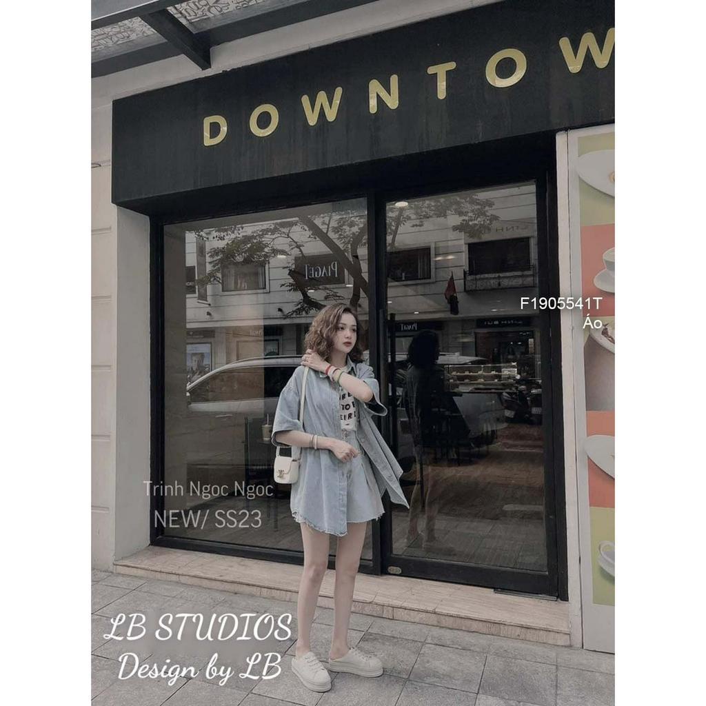 Áo sơ mi jean một túi phối hình vịt tay ngắn