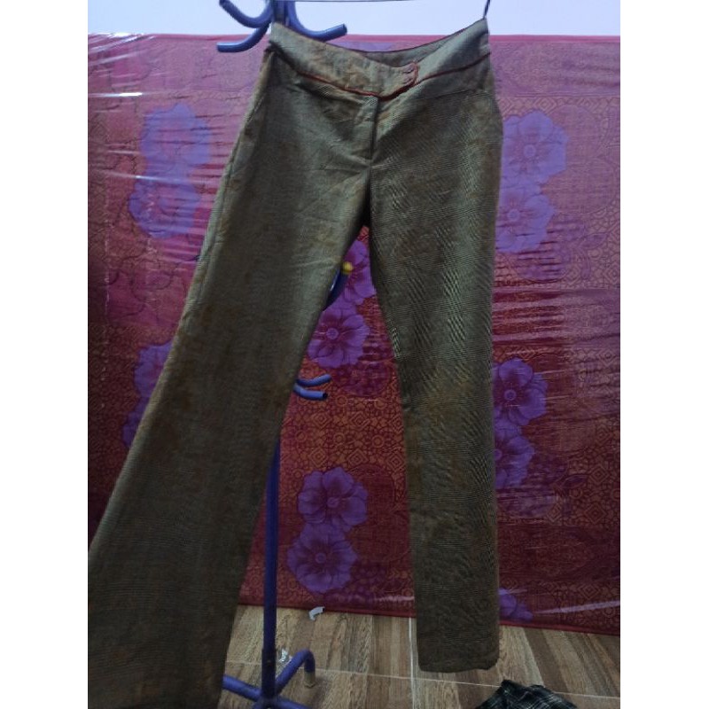 Thanh lý quần tây caro ống hơi loe