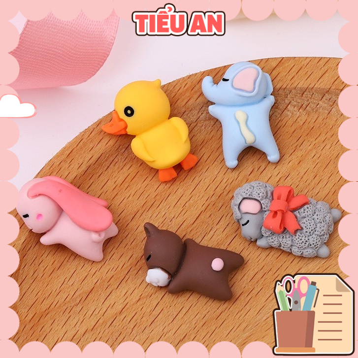 C205-Charm slime/ Dụng Cụ Trang Trí  Hình Bé Thú Đang Nằm - 01 cái