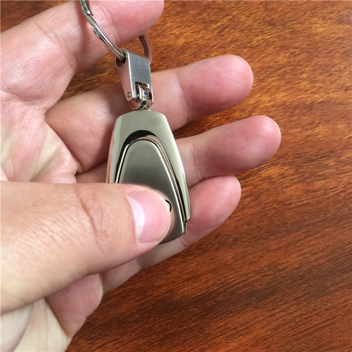 Móc khóa hợp kim kim loại in logo dành cho xe hơi xe máy thích hợp cho Volkswagen C