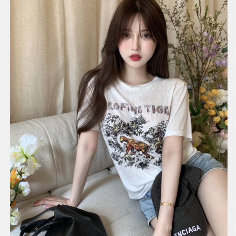 Áo Thun Tay Ngắn Màu Sắc Đơn Giản Cho Nữ