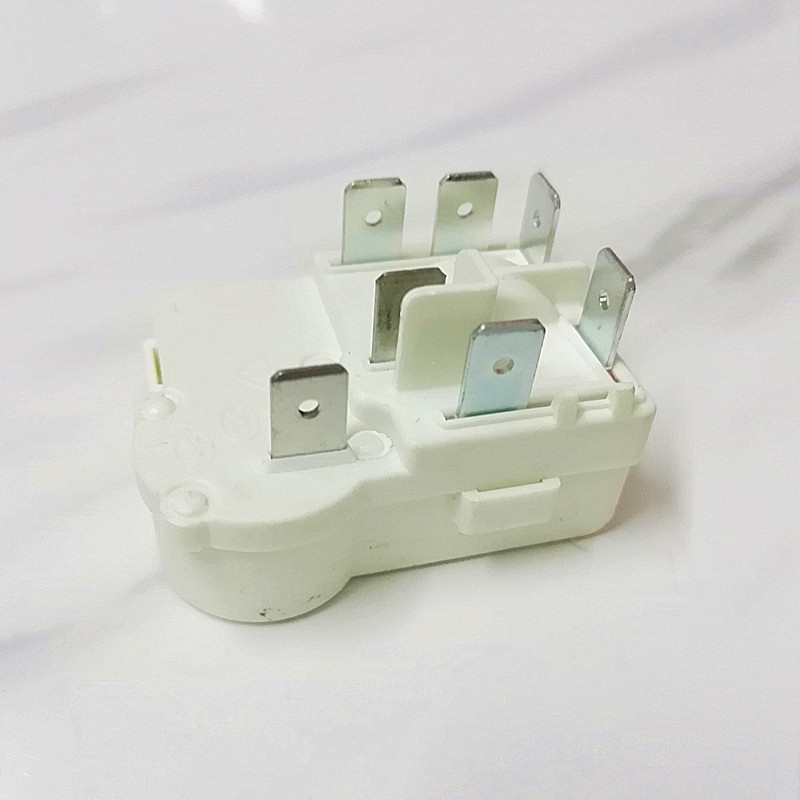 Rơ Le Khởi Động PTC Cho Tủ Lạnh ZHB40-135P15C