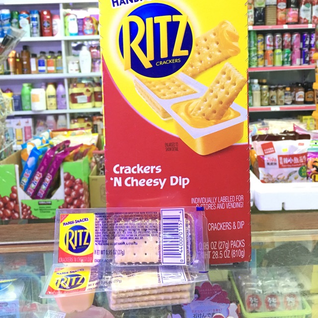 Bánh Ritz phết phô mai