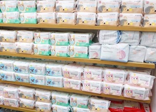 KHĂN ƯỚT CAO CẤP VÂN NỔI KMOM 100 TỜ