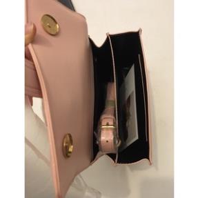 Túi đeo chéo túi xách nữ Đeo Vai Hình Vuông Nhỏ Gọn Màu Hồng Dành Cho Nữ Màu hồng hot trend