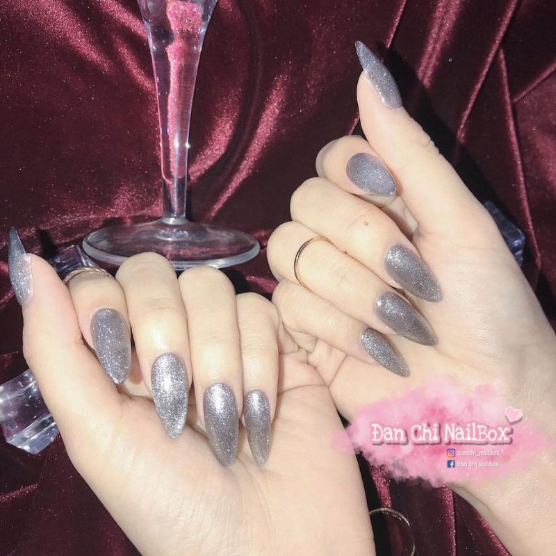 NailBox móng úp thiết kế sẵn Mẫu Mắt Mèo Kim Cương Bạc
