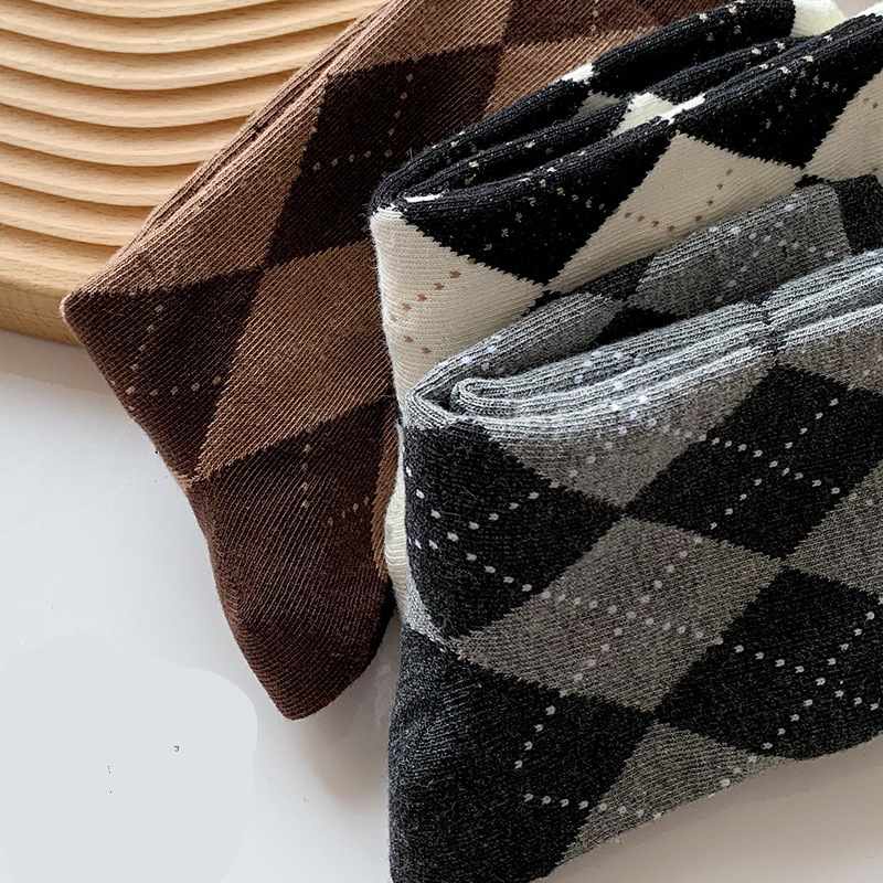 Tất vớ cổ cao hoạ tiết quả tám cotton dày dặn phong cách Hàn Quốc HAMYN