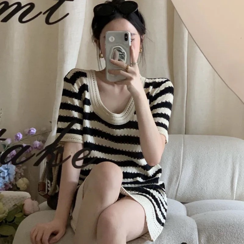 Váy Len Dệt Kim Suông Nữ Màu Kẻ Sọc Ngang Cổ Tròn Ngắn Tay Chất Loại 1 Thoáng Mát Co Dãn Nhẹ Năng Động Basic Hot Trend