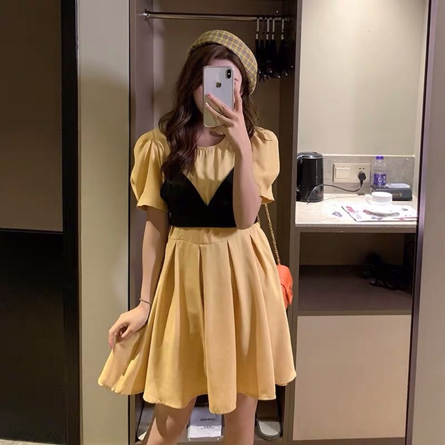 Váy xoè kèm yếm xinh xắn phong cách sang chảnh dự tiệc, dạo phố Hàng Quảng Châu