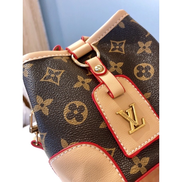 ✨✨Túi Rút LV phong cách thời trang NEW Bên trong lót đỏ , dây đeo chắc chắn, khoá logo
