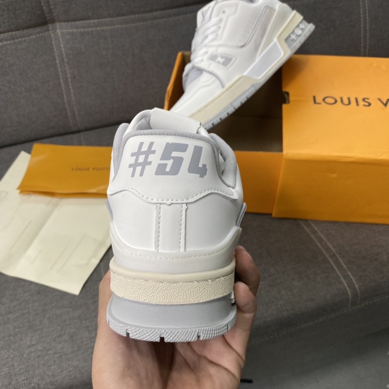 GIÀY LV SNAKER TRAINERS LOW 54 WHITE DA THẬT LAI AU