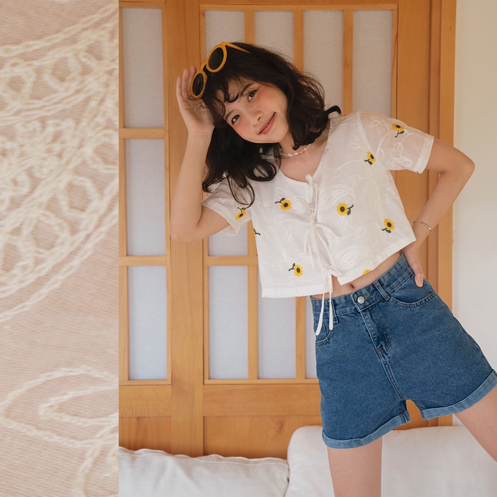 BLEUBIRD Quần short denim dáng A gập gấu Rolled Up Shorts