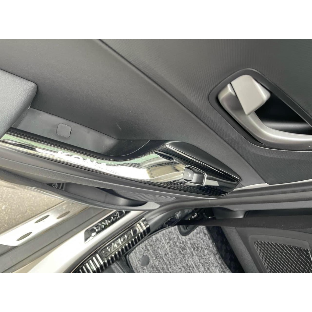 Ốp nội thất xe Hyundai Kona 2018-2019 2020 2021 mẫu titan- 5 chi tiết