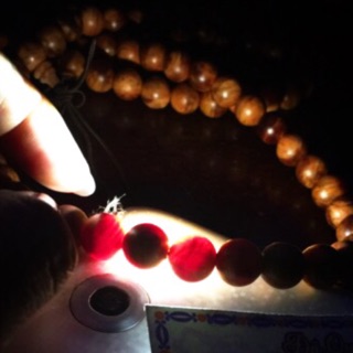 VÒNG GỖ NU HUYẾT LONG ẢNH THẬT