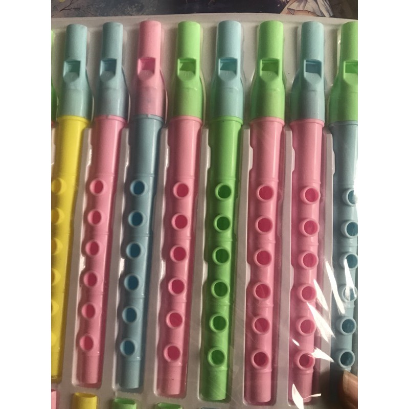 Sáo nhựa thổi đẹp mắt