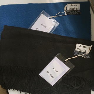 Khăn quàng cổ lông cừu Acne Studios Thuỵ Điển