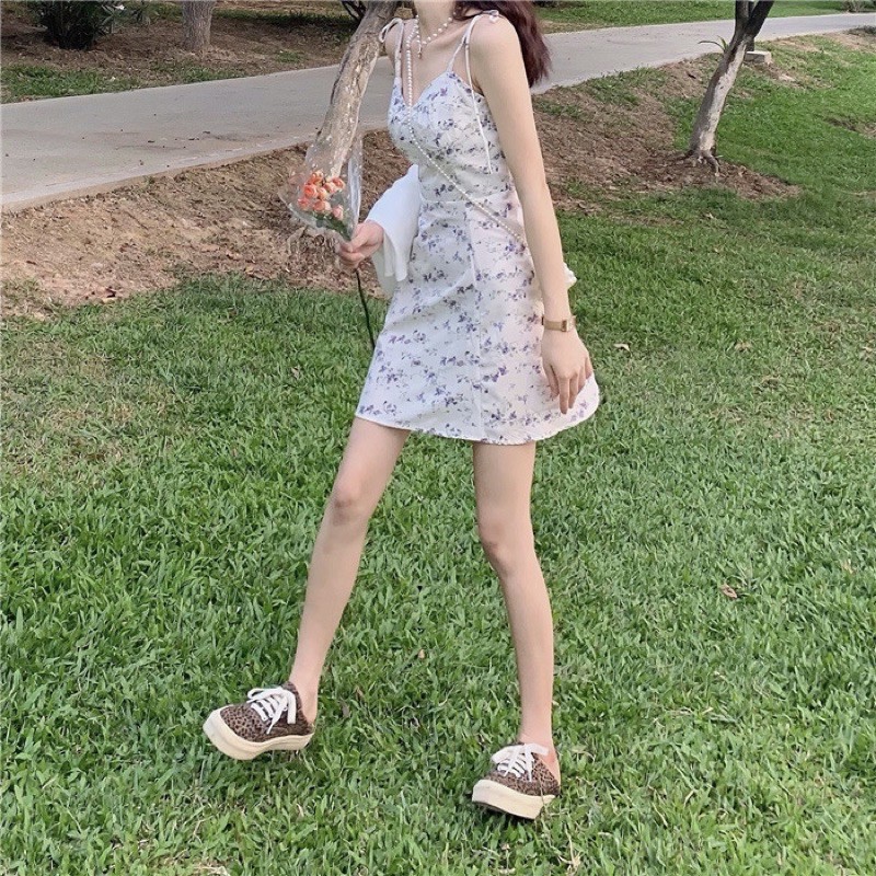 Set váy dây trắng hoa nhí tím áo khoác croptop ullzang