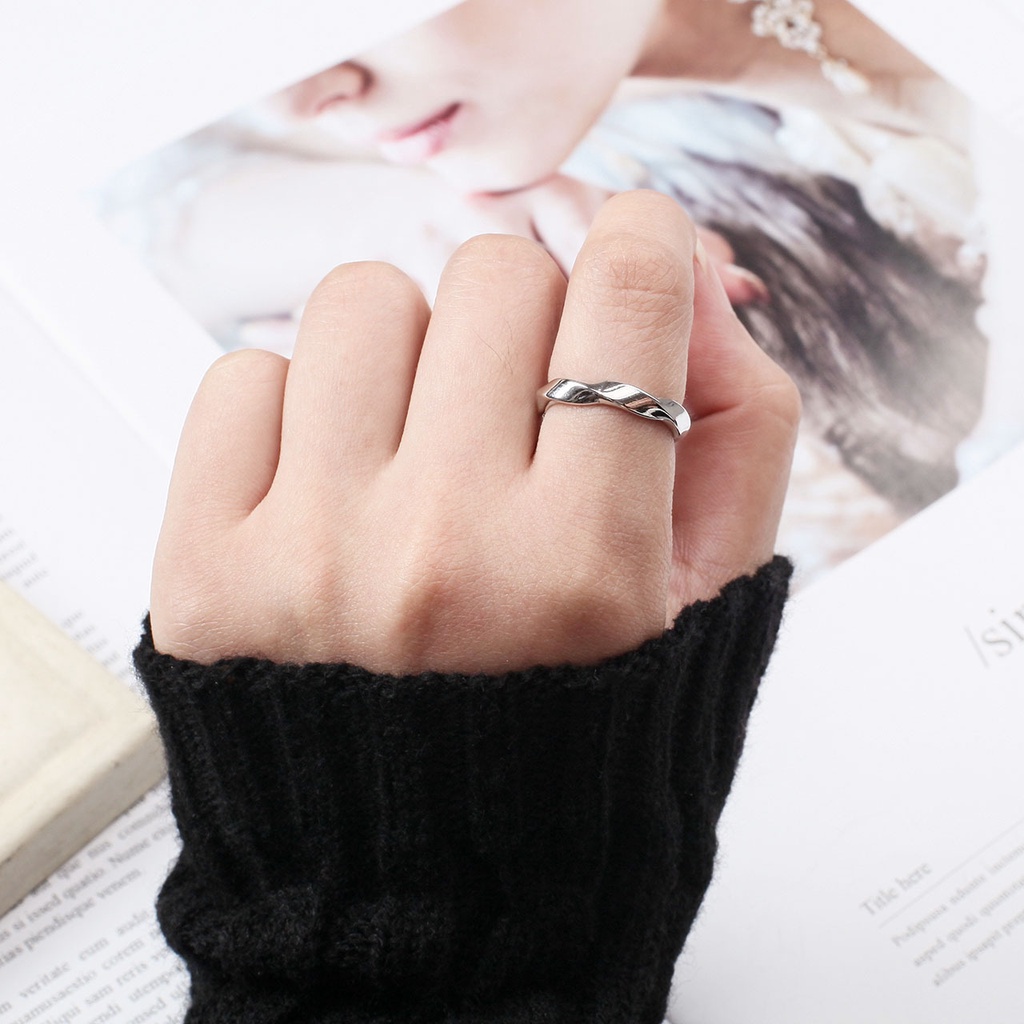 Nhẫn Nam Nữ Dáng Xoắn Cá Tính Dễ Điều Chỉnh R55
