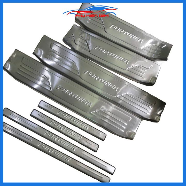 Bộ ốp bậc cửa trong ngoài Fortuner 2006-20017-2008-2009-2010-2011-2012-2013-2014-2015 Inox chống trầy trang trí xe