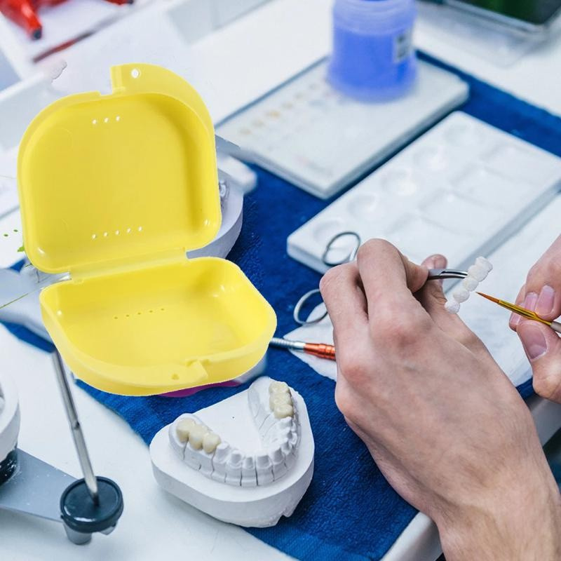 [Hàng mới về] Hộp đựng răng giả cỡ nhỏ khoét lỗ nhiều màu tùy chọn