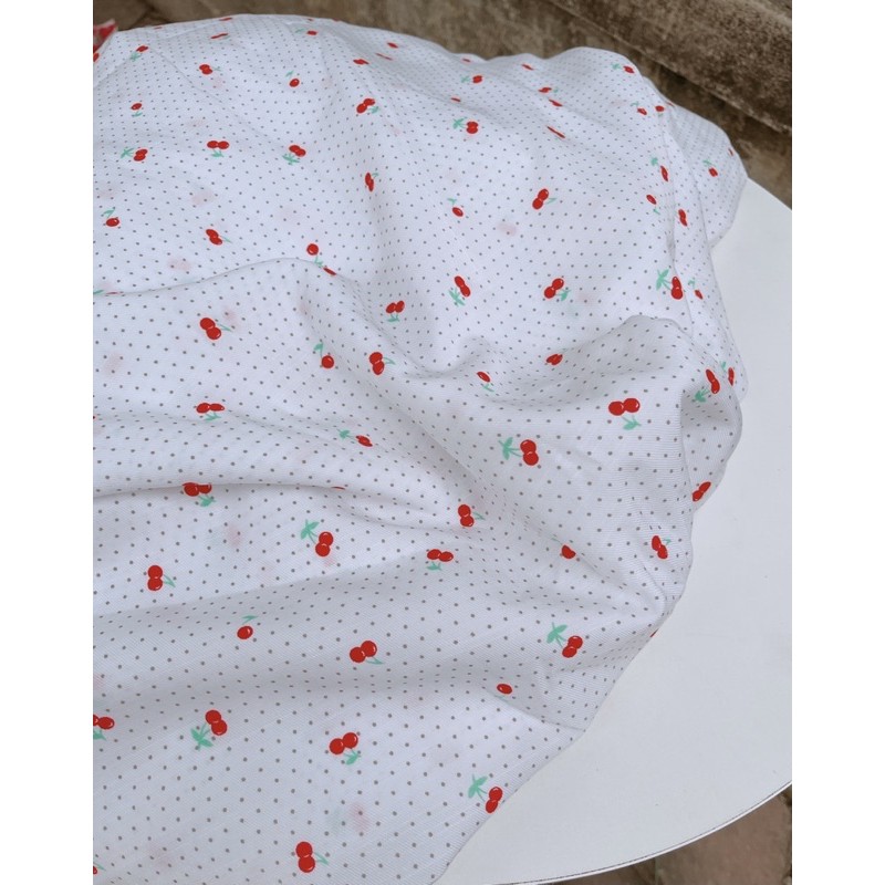 vải đũi mịn quả chery nhỏ nền chấm bi