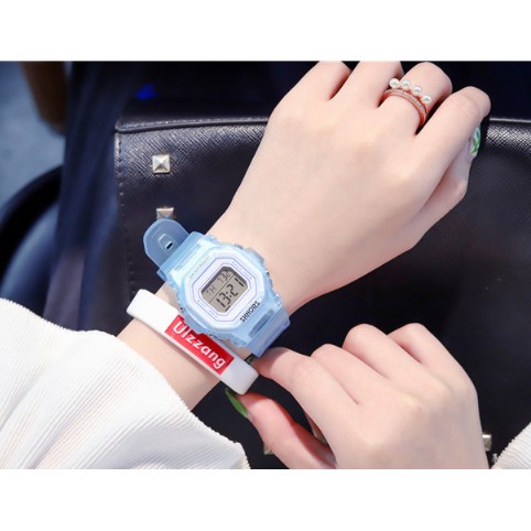 ĐỒNG HỒ THỂ THAO NỮ SHHORS VUÔNG DÂY TRONG SUỐT D337 PHONG CÁCH HÀN QUỐC | BigBuy360 - bigbuy360.vn