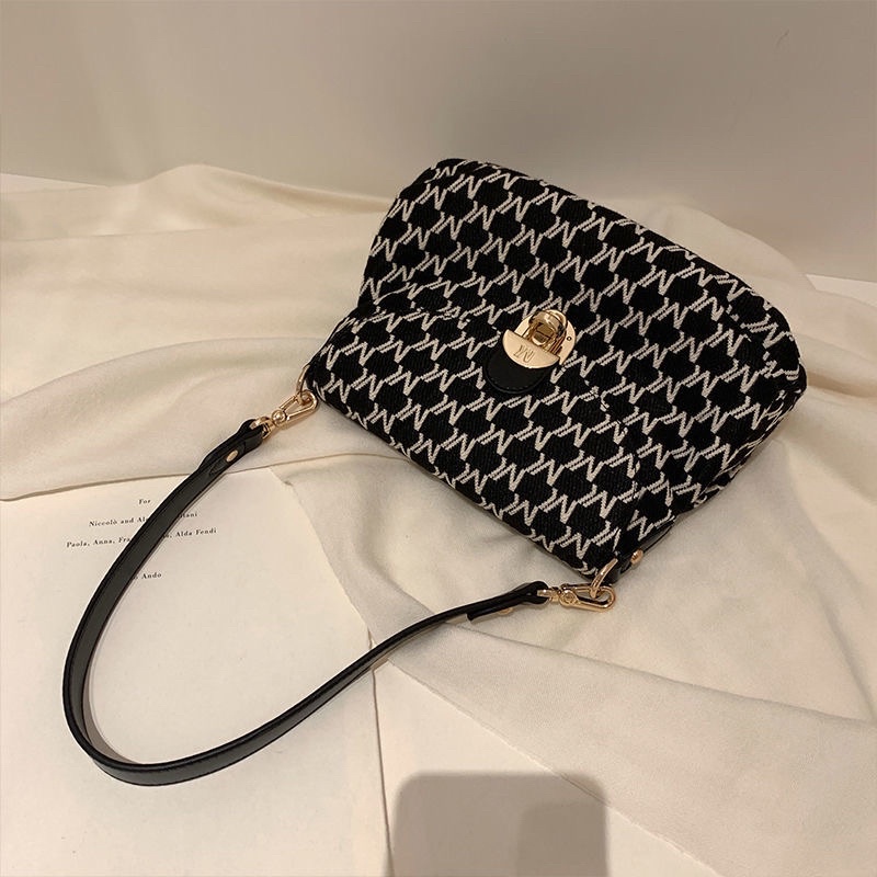 Túi xách vải mk hoạ tiết rappo