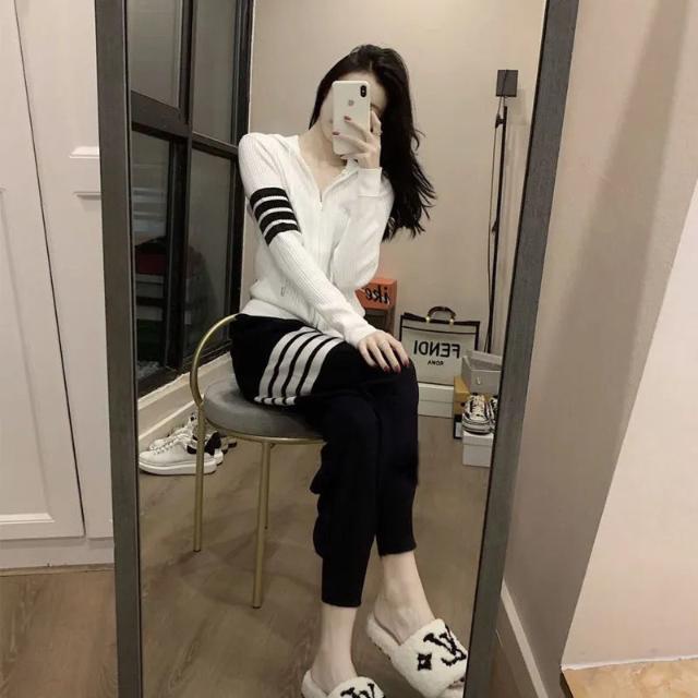 Bộ Áo Khoác Dệt Kim Có Mũ Phối Khóa Kéo + Quần Lửng Thời Trang Mùa Thu Cho Nữ