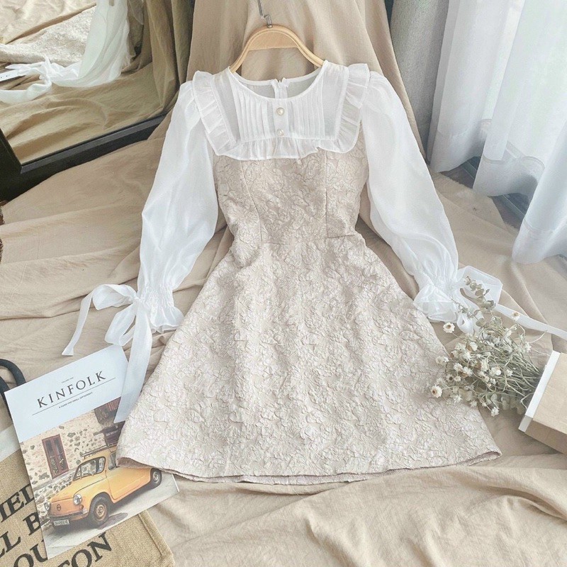 ĐẦM GẤM NUDE PHỐI CỔ VOAN TRẮNG XẾP LY TAY