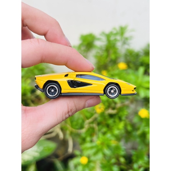 Hobby Store xe mô hình Tomica Lamborghini Countach LPI 800-4