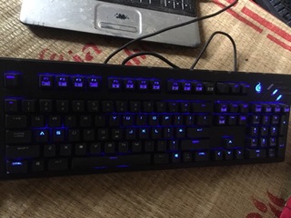 Phím cơ cực xịn cmstorm quickfire mất led nhiều, cherry switch