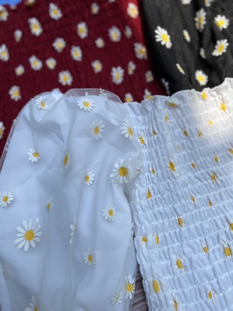 ÁO CROPTOP NỮ NHÚN IN HOA CÚC TAY NGẮN By bear.story