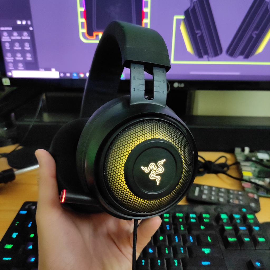 Tai nghe chơi game Razer Kraken Ultimate - Hàng chính hãng hỗ trợ âm thanh 7.1, có đèn led RGB đẹp hơn Logitech