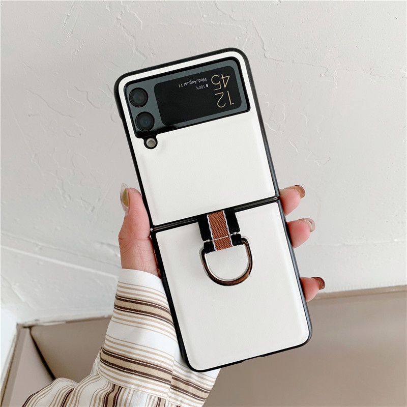 Ốp Samsung Z Flip 3 - ZFlip 3 - ZFlip3 5G vân da kèm móc đeo giữa sang trọng