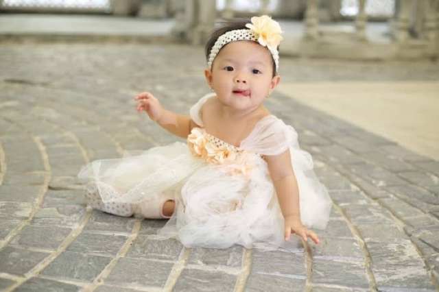Váy công chúa cho bé ❤️gồm các  màu kem ,hồng phấn ,đỏ , trắng ,vàng.