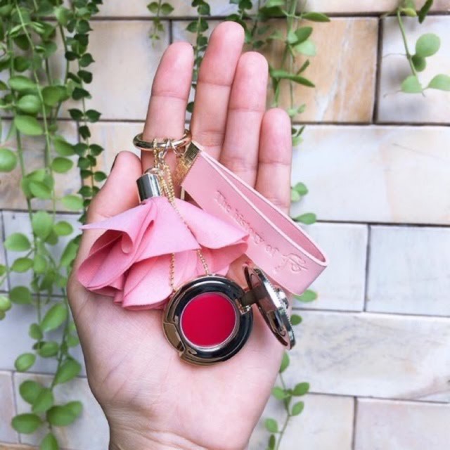 MÓC KHOÁ KÈM SON DƯỠNG - WHOO / DATE : 2023 | BigBuy360 - bigbuy360.vn