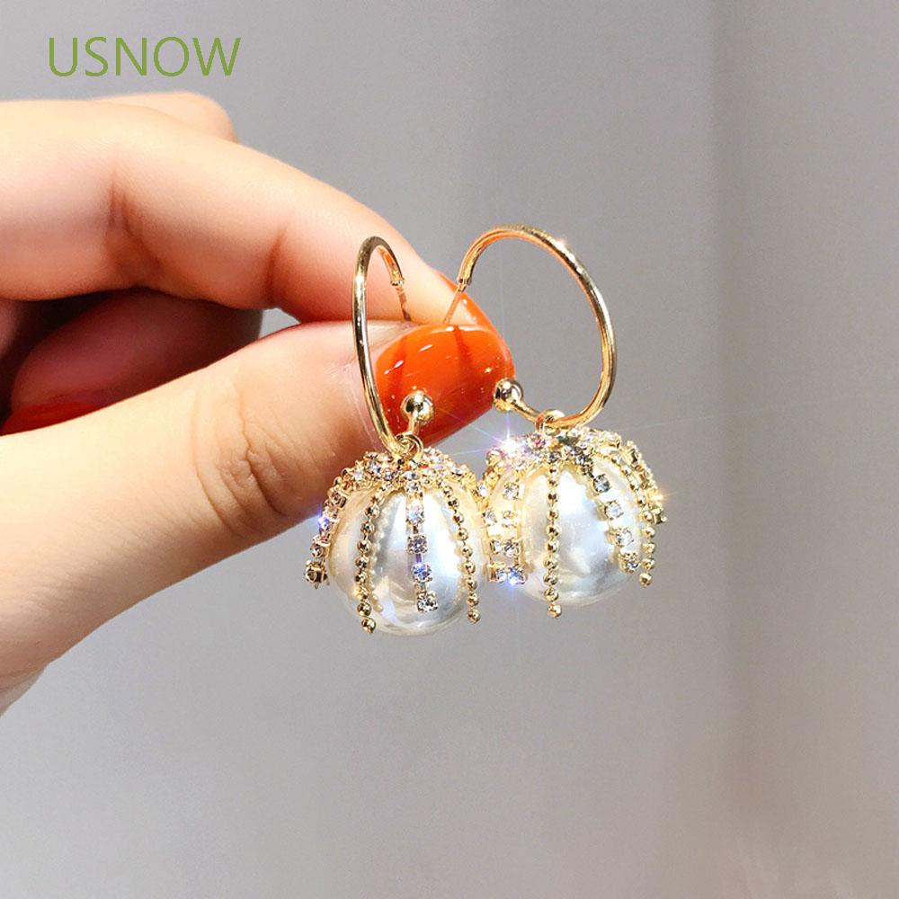 Khuyên tai gắn hạt ngọc trai xinh xắn thời trang