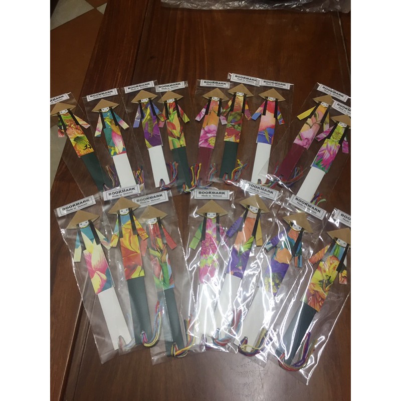 Kẹp sách đánh dấu trang hình cô gái áo dài