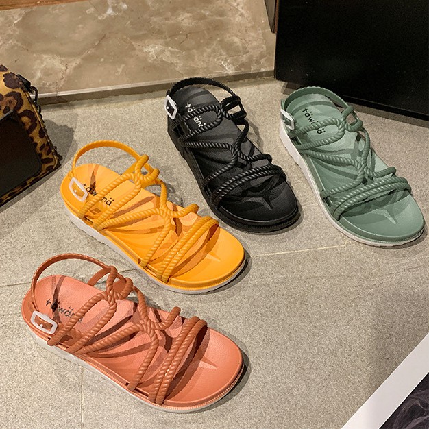 Sandal cao su tawana khóa nhựa đế trắng cao 3 cm dáng chiến binh form nhỏ 1 size 3G01