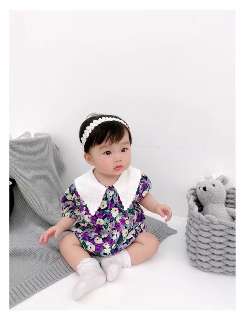 Body cổ trắng bé gái