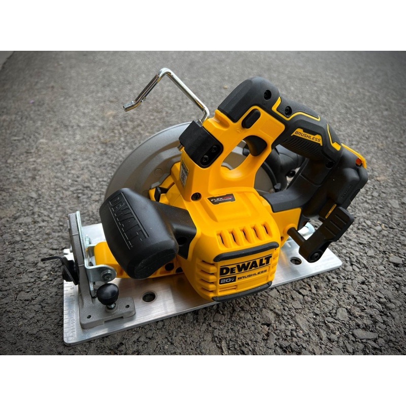 MÁY CƯA ĐĨA DEWALT DCS573