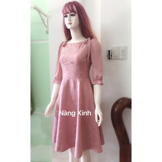 Đầm xoè ren ép màu hồng ruốc