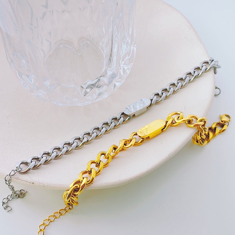 Vòng Đeo Tay Bằng Thép Titan Dày Dặn Mạ Vàng 18k Thời Trang Cho Nữ
