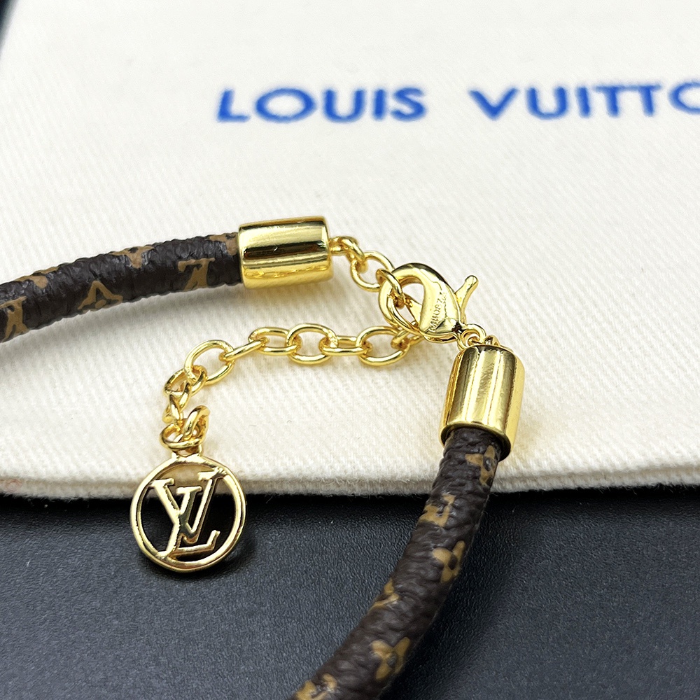 Vòng tay thời trang nữ cao cấp Louis Vuitton LV sành điệu, thanh lịch và cá tính