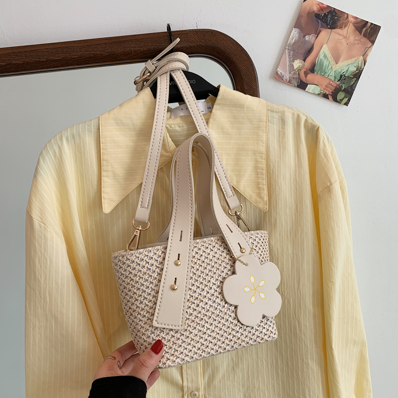 Túi xách đeo vai thiết kế xinh xắn trẻ trung hợp thời trang IELGY