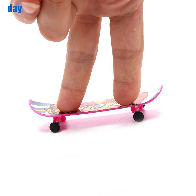 1 Dép Xỏ Ngón Nhựa Mini Với Nhiều Kiểu Dáng Khác Nhau