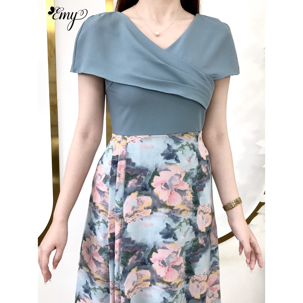 Đầm Xòe Phối Tay Choàng Có Túi EMY EM6600