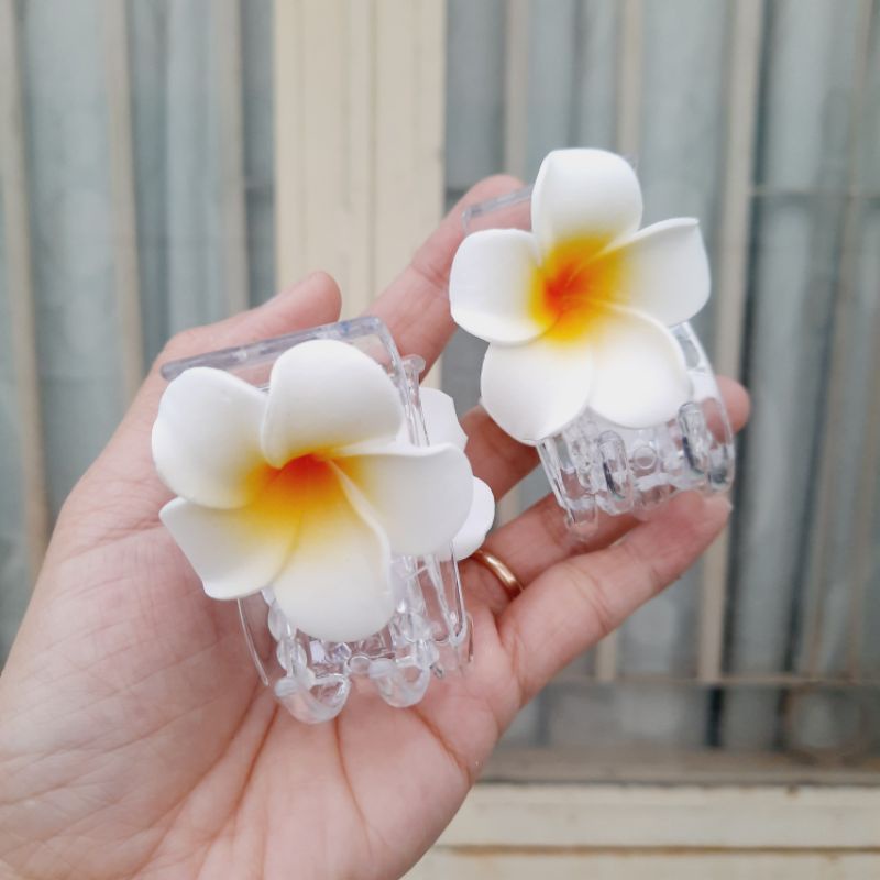 Kẹp tóc 5 răng đính hoa sứ (hoa nhỏ 4cm/hoa đại 7)