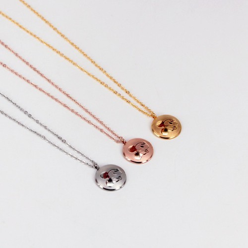 Dây Chuyền Mặt Tròn Khắc Hình Chuột Mickey Titan Không Đen TT 2436