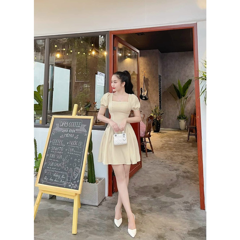 Váy xòe cổ vuông tay phồng có mút